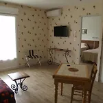 Le Rouge-gorge Du Pescofi Aparthotel