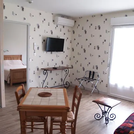 Le Rouge-gorge Du Pescofi 아파트호텔 4*